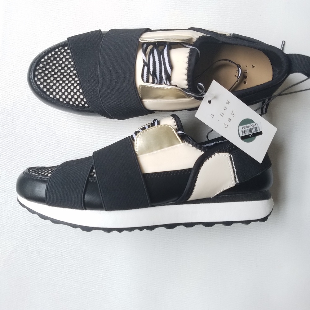 NWT Lace Up Sneakers /Walking/Running - 6/7/7.5 - Picture 4 of 5